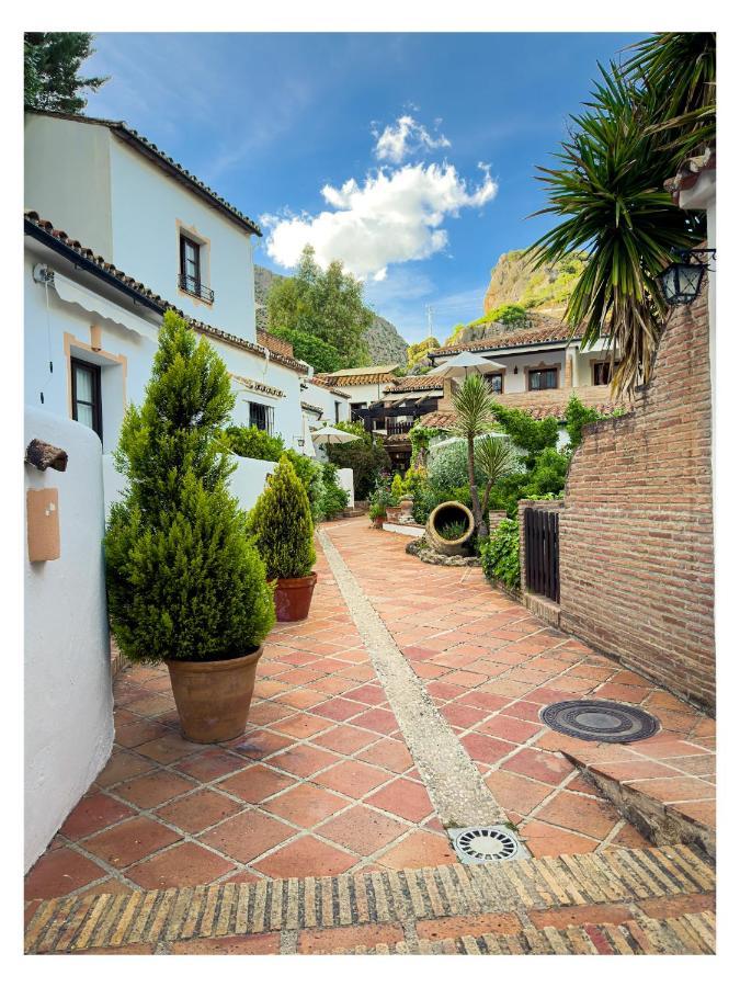 Molino Del Santo Hotel Benaojan Ngoại thất bức ảnh