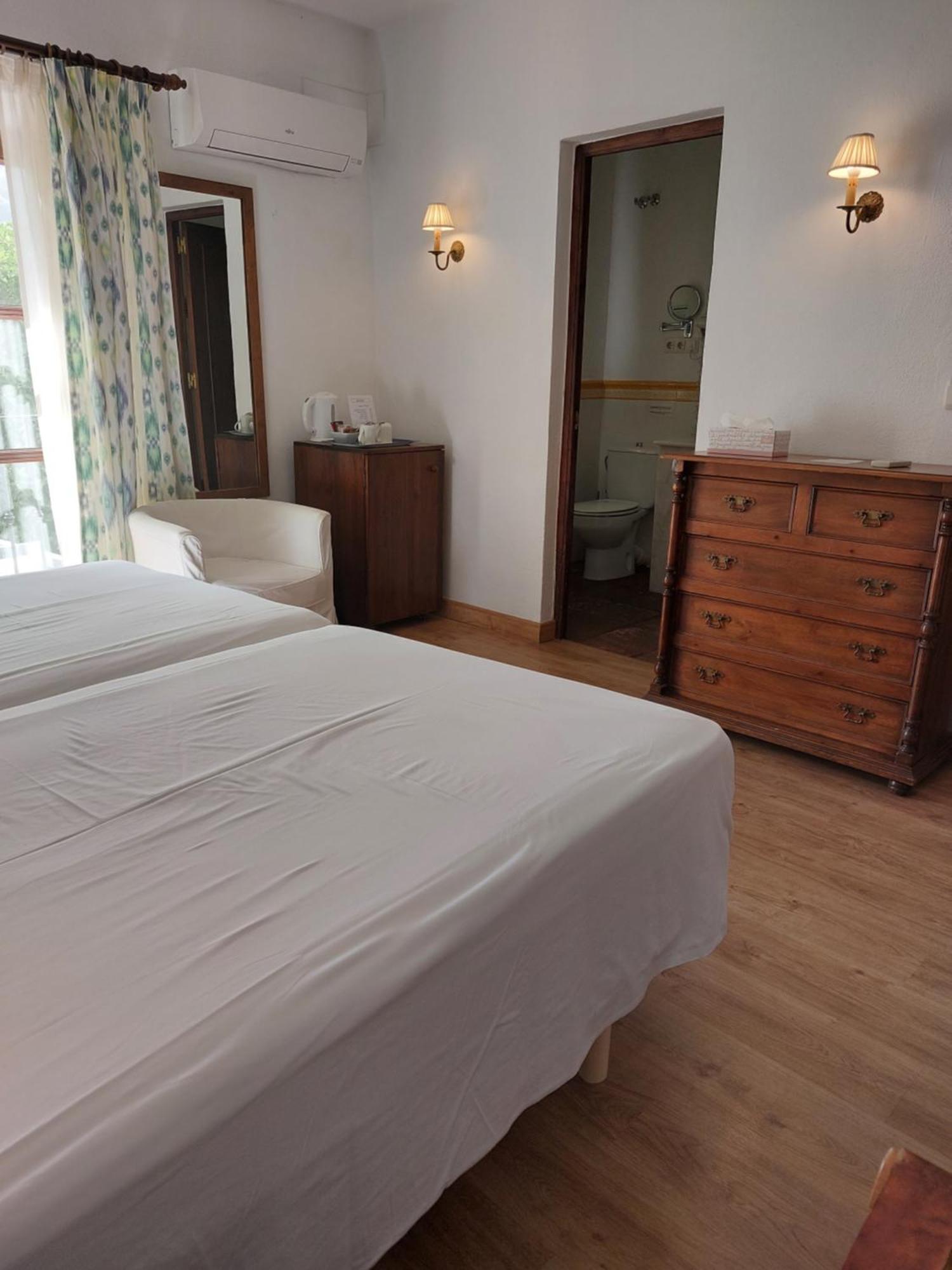 Molino Del Santo Hotel Benaojan Phòng bức ảnh