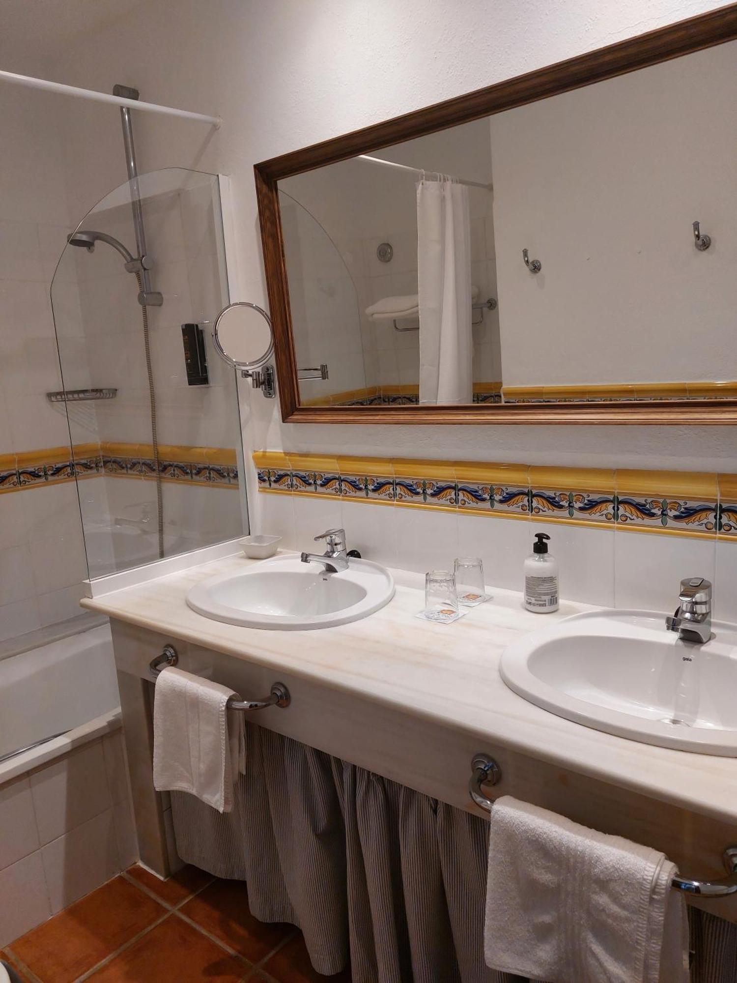 Molino Del Santo Hotel Benaojan Phòng bức ảnh